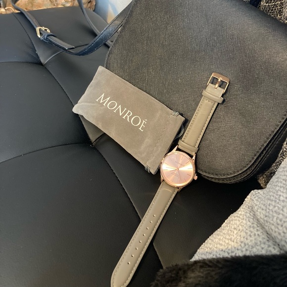 Monroe Watch! Exclusive Maestro Classique Watch - Picture 2 of 7